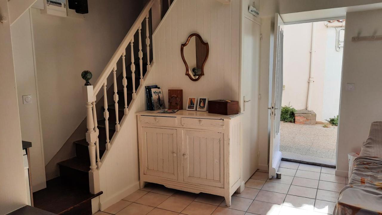Maison De Pecheur Renovee Avec Cour Proche Du Port Les Sables-dʼOlonne Kültér fotó